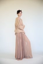 Load image into Gallery viewer, OVERSIZED CASHMERE CREWNECK SWEATER - CLASSICS