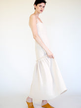 Load image into Gallery viewer, RAW DAISY LINEN DRESS - CLASSICS