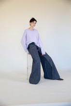 Load image into Gallery viewer, OVERSIZED LILAC CASHMERE CREWNECK SWEATER